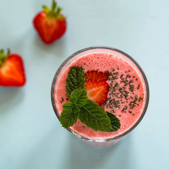 Strawberry smoothie with mint and chia seeds.